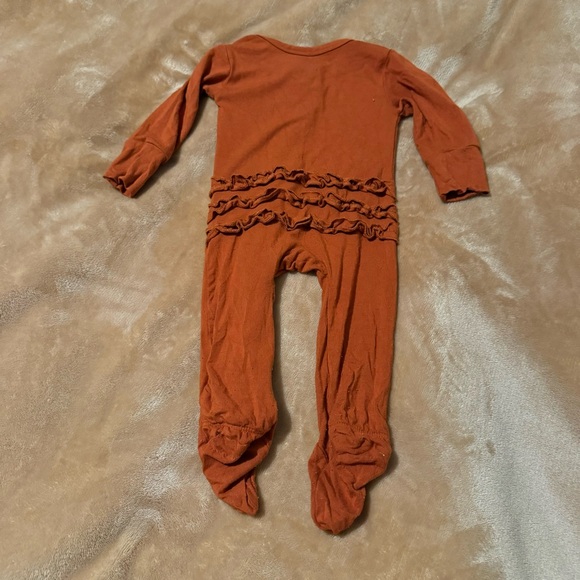 GUISBY Footies Ruffle Sleepers 0-3 - Picture 9 of 9